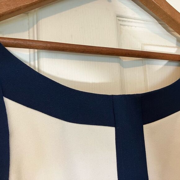 Ellen Tracy sleeveless dress, navy/white pattern, excellent condition, size 10 - Picture 2 of 3